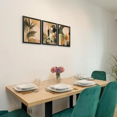 Cozy With Parking In By Renters Apartamento Poznan
