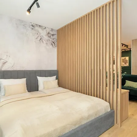 Cozy With Parking In By Renters Апартаменты *