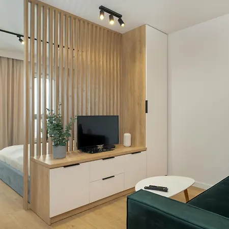 Cozy With Parking In By Renters * Познань