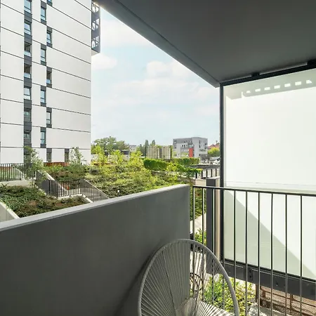 Cozy With Parking In By Renters Апартаменты *