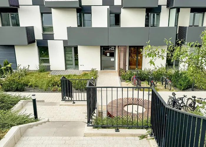 Cozy With Parking In By Renters * 波兹南